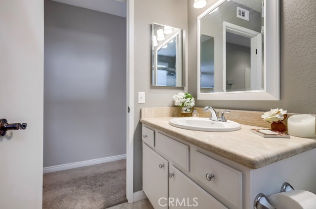253 Gallery Way, Tustin CA: https://media.crmls.org/medias/4f59e007-3707-4372-adfa-f259fdf1db48.jpg