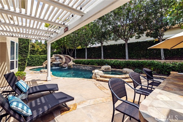 10 Spring Grove, Irvine CA: https://media.crmls.org/medias/4f5a6ea0-5688-4aad-8f72-54b0c10a84cc.jpg