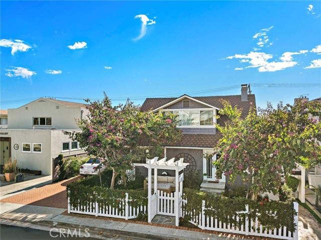 Detail Gallery Image 4 of 16 For 437 Cypress, Laguna Beach,  CA 92651 - – Beds | – Baths