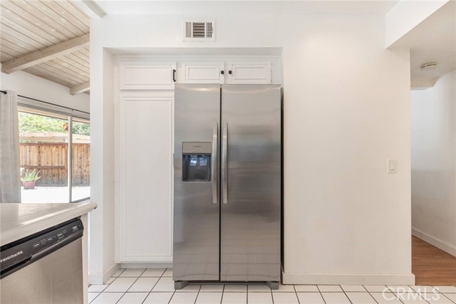 Detail Gallery Image 14 of 30 For 1546 Holly Ct, Thousand Oaks,  CA 91360 - 3 Beds | 2/1 Baths
