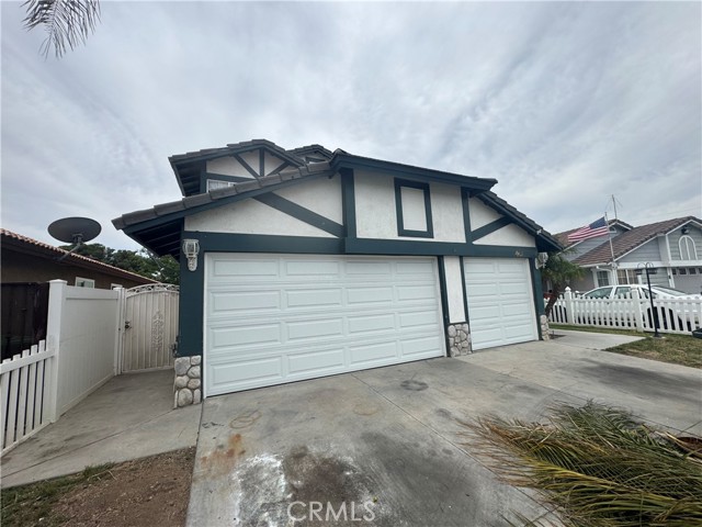 461 Camino Los Gallos, Perris CA: https://media.crmls.org/medias/4f5c1949-4439-43ea-8323-8d23a2ea129b.jpg