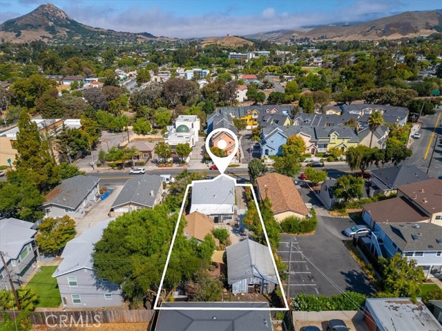 1143 Walnut Street, San Luis Obispo CA: https://media.crmls.org/medias/4f5cecb8-db49-4bff-907d-bde2d4840e8d.jpg