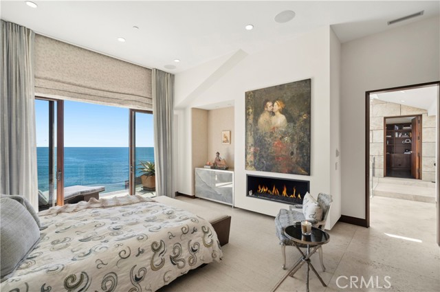 88 Emerald, Laguna Beach CA: https://media.crmls.org/medias/4f5d9454-3d4d-46a6-a4b7-3046d9ad75db.jpg