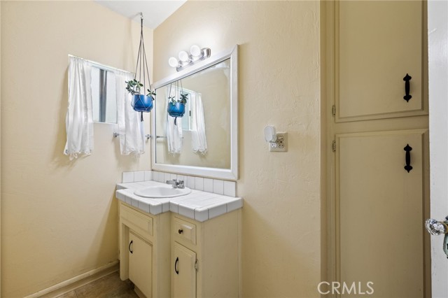Detail Gallery Image 28 of 49 For 3010 Elmwood Ave, Bakersfield,  CA 93305 - 4 Beds | 2 Baths