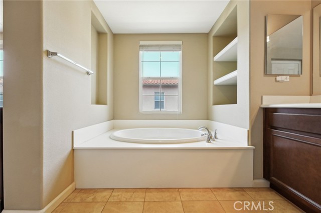 Detail Gallery Image 17 of 48 For 4437 Owens St #104,  Corona,  CA 92883 - 2 Beds | 2/1 Baths