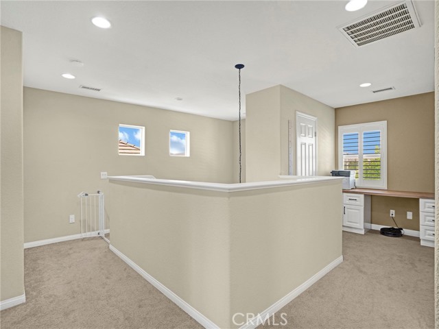 Detail Gallery Image 29 of 38 For 27027 Mountain Willow Ln, Canyon Country,  CA 91387 - 3 Beds | 2/1 Baths