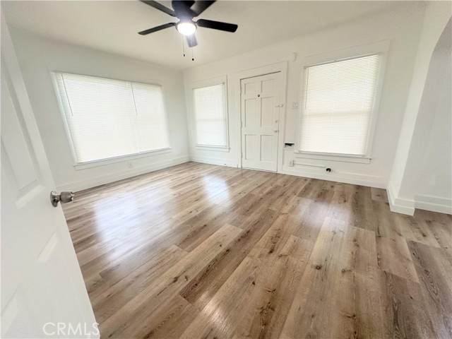 2217 10th Avenue, Los Angeles CA: https://media.crmls.org/medias/4f5ec488-068c-45f9-8818-b88b93980ae1.jpg