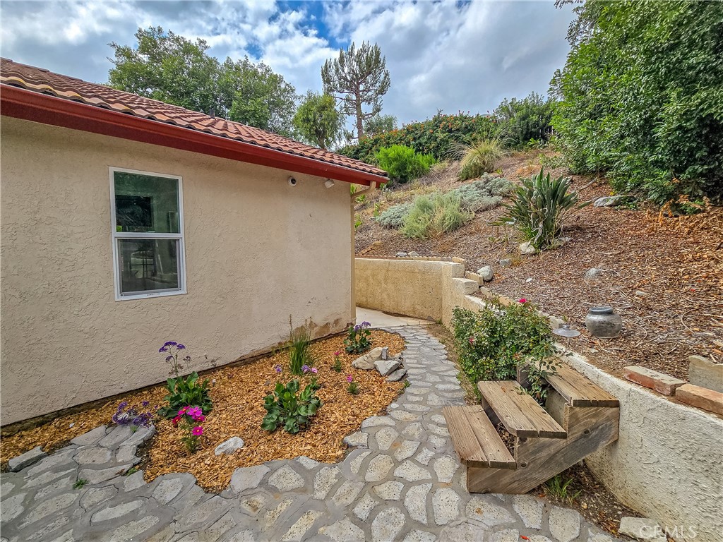 https://media.crmls.org/medias/4f5f06a4-f662-44cc-89bc-1fb2aa0cf8b9.jpg?preset=X-Large