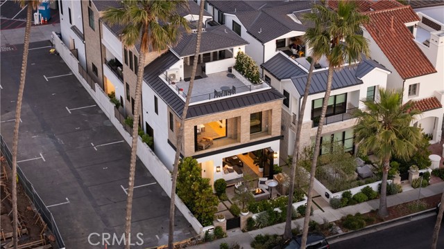 508 Goldenrod Avenue, Corona del Mar CA: https://media.crmls.org/medias/4f601f15-a4d3-4166-a2b0-216ba82cced5.jpg