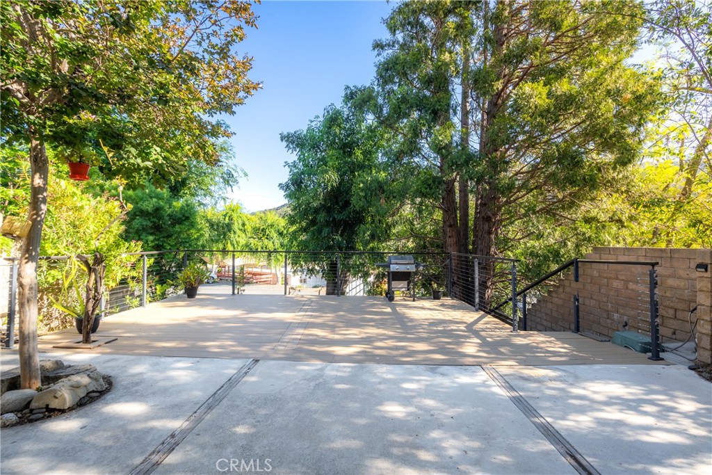 https://media.crmls.org/medias/4f602f4d-8c62-4368-ab60-64da7c2b4883.jpg?preset=X-Large