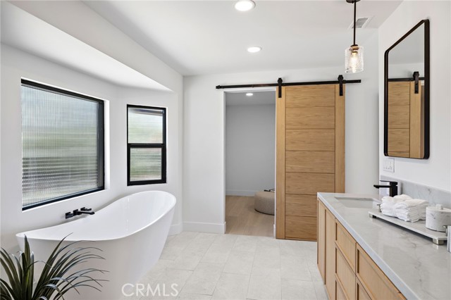 820 Calle Mendoza, San Clemente CA: https://media.crmls.org/medias/4f6047a0-e675-46c7-a5a9-3f5e80a8a78a.jpg