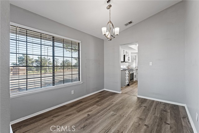 4508 4508 Paseo Hermoso, Palmdale CA: https://media.crmls.org/medias/4f606263-2578-46e1-9993-9370e50ccc52.jpg