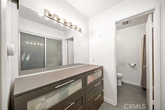 1222 N Olive Dr, West Hollywood CA: https://media.crmls.org/medias/4f6095a2-c7ec-48f6-935e-9eb6c21dbd2e.jpg