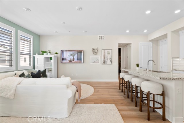 Detail Gallery Image 10 of 46 For 27466 Mercantile Ct, Valencia,  CA 91381 - 2 Beds | 2 Baths