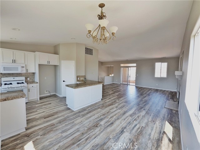 808 Damask Court, Santa Maria CA: https://media.crmls.org/medias/4f61efbc-3f5c-4d7d-a628-4d5337f7fb7f.jpg