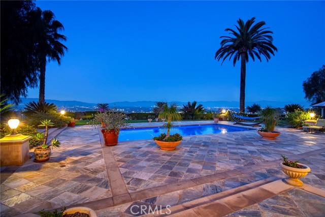 Detail Gallery Image 57 of 73 For 18933 La Montana Pl, Tarzana,  CA 91356 - 7 Beds | 6/1 Baths