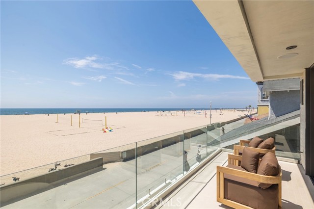 Detail Gallery Image 5 of 75 For 12 the Strand, Hermosa Beach,  CA 90254 - 4 Beds | 5 Baths