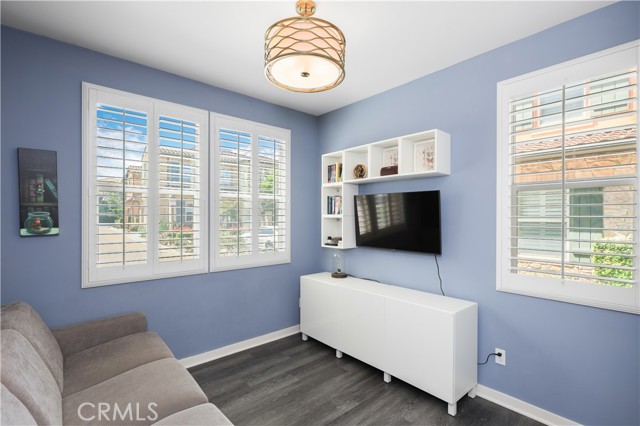 55 Fuchsia, Lake Forest CA: https://media.crmls.org/medias/4f6353b8-89ad-4e11-930b-09c4da82a6e9.jpg