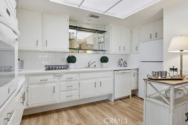 Detail Gallery Image 11 of 26 For 13580 Cedar Crest Ln 110l,  Seal Beach,  CA 90740 - 2 Beds | 1/1 Baths