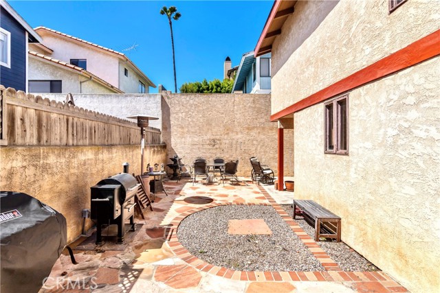 1810 Speyer Lane, Redondo Beach, California 90278, ,Residential Income,Sold,Speyer,SB23052780