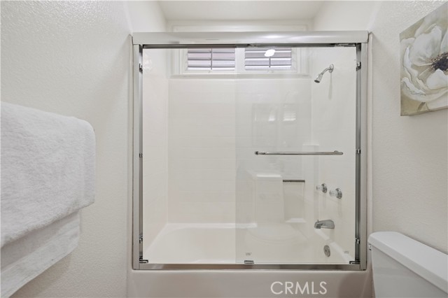 22557 Fenwall Drive, Saugus CA: https://media.crmls.org/medias/4f66ffef-47ea-4c29-9d40-acd3fb8938d4.jpg