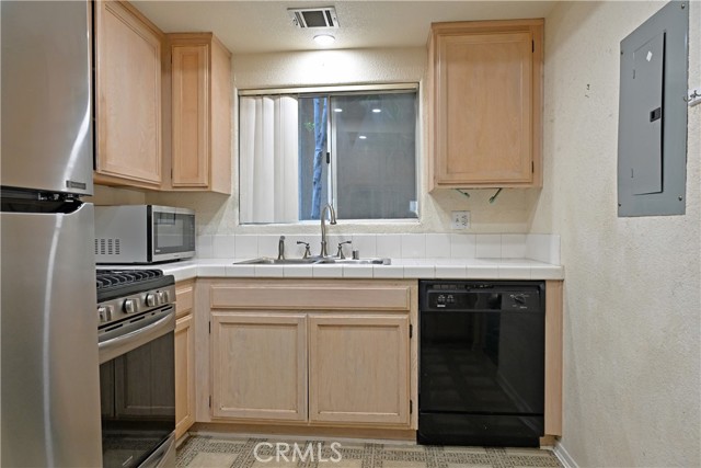 15114 Sherman Way, 114 photo 15