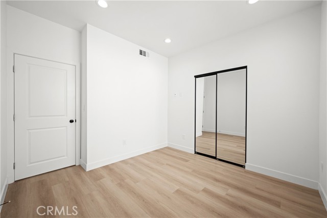 1039 W 43rd Street, Los Angeles CA: https://media.crmls.org/medias/4f6889da-7372-4a22-b6ec-10d92244a37c.jpg