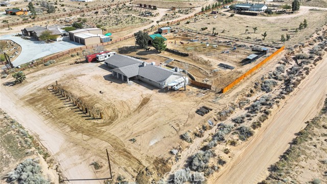 25733 Roundup Way, Apple Valley CA: https://media.crmls.org/medias/4f68ec91-9088-4956-8b2e-7bfd49ce0238.jpg