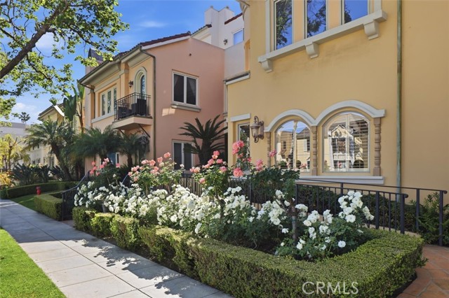 Detail Gallery Image 27 of 30 For 143 N Arnaz Dr #105,  Beverly Hills,  CA 90211 - 3 Beds | 2/1 Baths