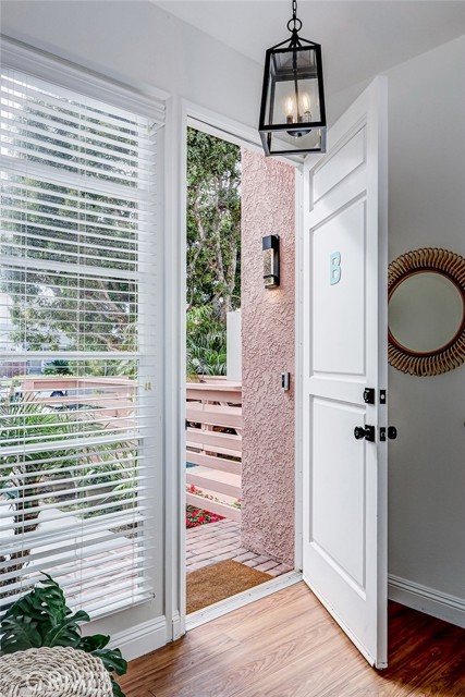 Detail Gallery Image 2 of 36 For 510 S Catalina Ave #2,  Redondo Beach,  CA 90277 - 3 Beds | 2 Baths