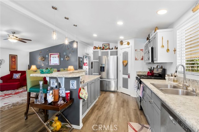 3700 Buchanan Street, Riverside CA: https://media.crmls.org/medias/4f6a9422-06a9-4031-9101-e17c64b29fb3.jpg