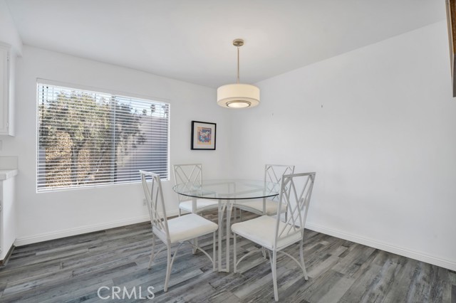 Detail Gallery Image 14 of 34 For 19431 Sherman Way #10,  Reseda,  CA 91335 - 2 Beds | 2/1 Baths