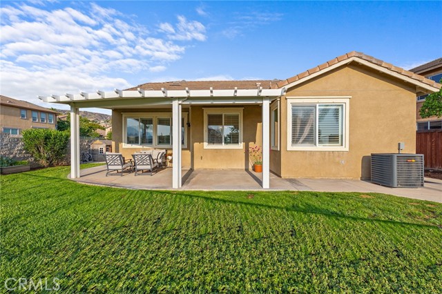7476 Sequoia Lane, Highland CA: https://media.crmls.org/medias/4f6b33a6-9ff2-409c-88d3-0f16add7cc22.jpg