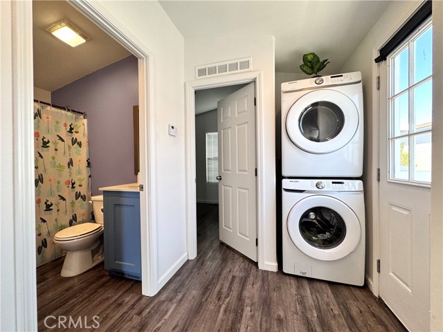7560 Woodman Place, Van Nuys CA: https://media.crmls.org/medias/4f6b4ebc-5aa5-4198-9b1c-385217e48d48.jpg