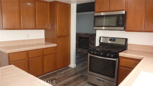 284 Celeste Drive, Riverside CA: https://media.crmls.org/medias/4f6b5b71-000d-49b1-b7e6-1cc1bb8f0774.jpg