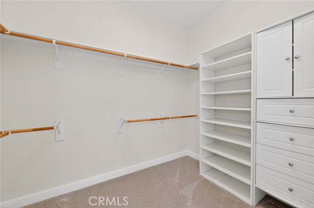 Detail Gallery Image 32 of 44 For 1563 E via Mirasol, Fresno,  CA 93730 - 4 Beds | 3 Baths