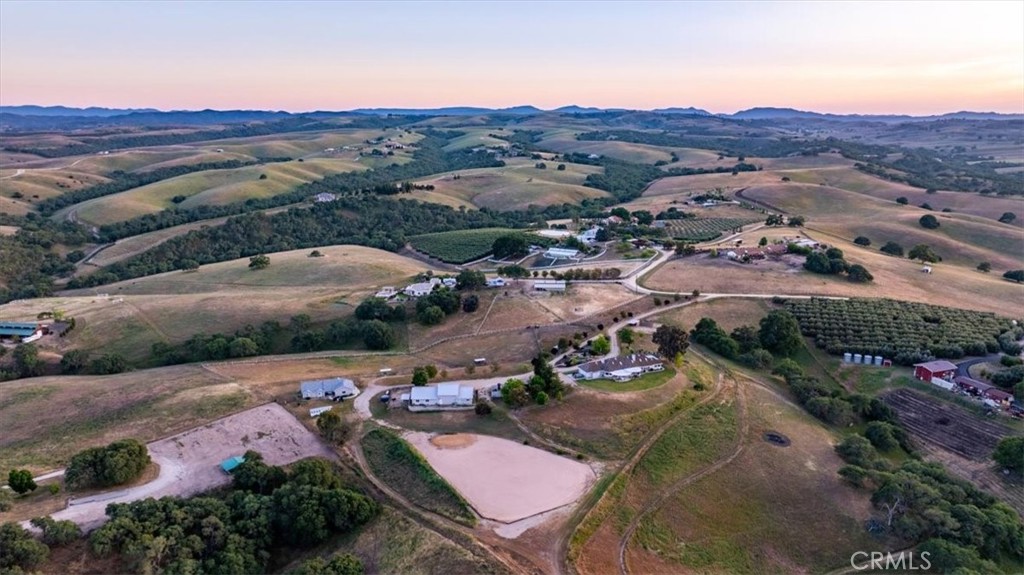 https://media.crmls.org/medias/4f6c771e-3eec-4edf-b355-d104293bdde6.jpg?preset=X-Large