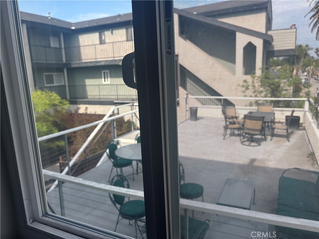 https://media.crmls.org/medias/4f6cf48b-6426-4124-b6d6-0714ccf6f2c5.jpg?preset=X-Large