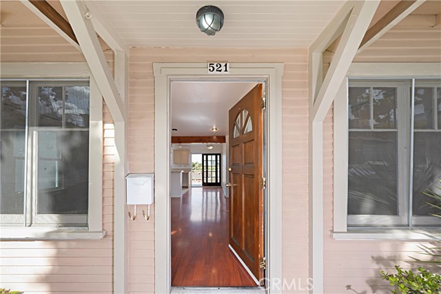 Detail Gallery Image 2 of 22 For 521 S Francisca Ave, Redondo Beach,  CA 90277 - – Beds | – Baths