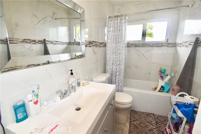 2245 W Vancouver Drive, Anaheim CA: https://media.crmls.org/medias/4f6d0ab6-56d3-4e10-9b0a-fe59083b5704.jpg