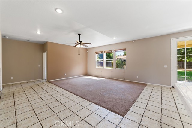 Detail Gallery Image 5 of 35 For 9302 Meadow Ln, Riverside,  CA 92508 - 5 Beds | 3 Baths
