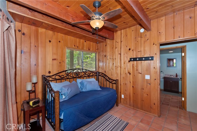 Detail Gallery Image 31 of 43 For 590 Pioneer Rd, Lake Arrowhead,  CA 92352 - 4 Beds | 3 Baths