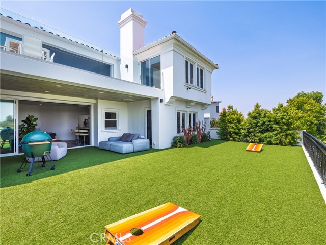 Detail Gallery Image 32 of 33 For 360 Hillcrest Street, El Segundo,  CA 90245 - 4 Beds | 4 Baths