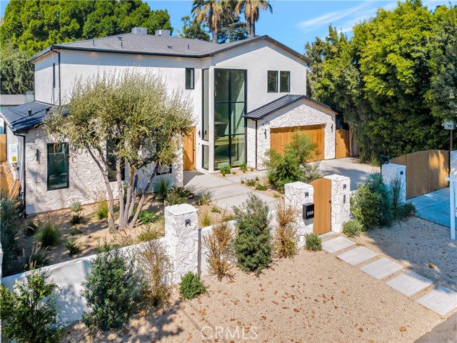 Detail Gallery Image 3 of 21 For 5149 Beeman Ave, Valley Village,  CA 91607 - 6 Beds | 6 Baths