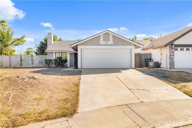 Detail Gallery Image 1 of 1 For 203 Meadowbrook Ct, Tehachapi,  CA 93561 - 3 Beds | 2 Baths