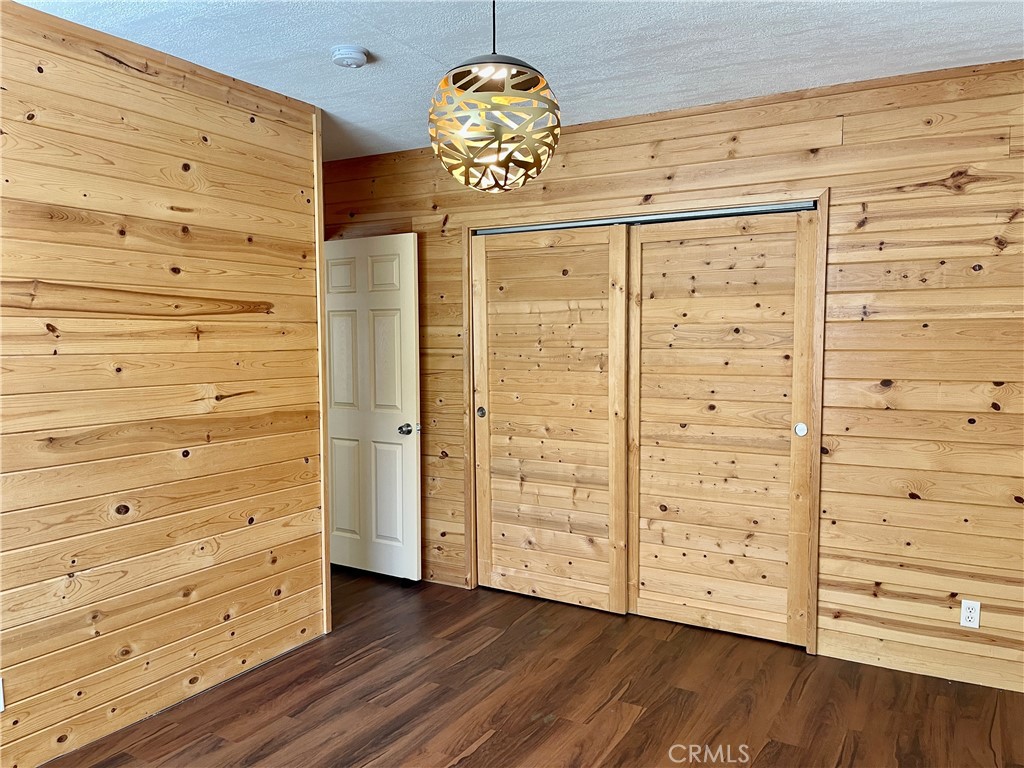 https://media.crmls.org/medias/4f6e3b46-4dee-477a-93c6-8ea1e3079643.jpg?preset=X-Large
