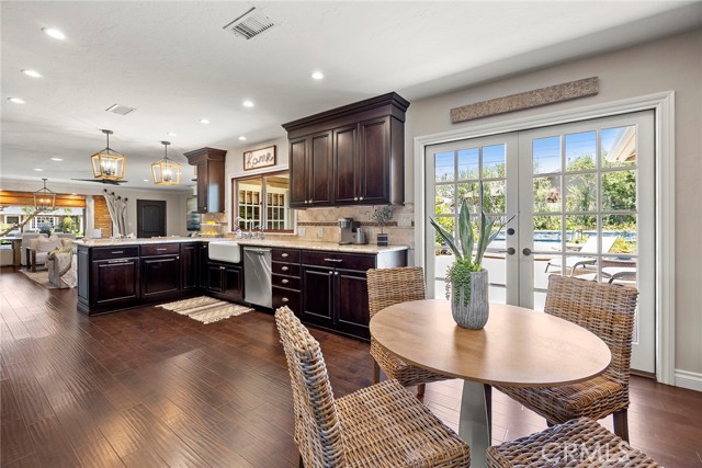 1831 Cockscrow Lane, North Tustin CA: https://media.crmls.org/medias/4f6e6984-512c-4337-adbd-913870e8c7c4.jpg
