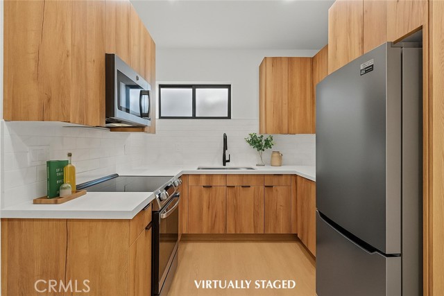 5734 Stansbury Avenue, Van Nuys CA: https://media.crmls.org/medias/4f6e7ba4-3935-42e5-af87-da7872dc7221.jpg