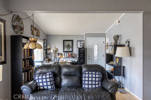 Detail Gallery Image 12 of 28 For 2601 E Victoria #211,  Compton,  CA 90220 - 2 Beds | 2 Baths