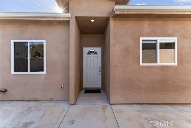 Detail Gallery Image 2 of 22 For 6942 Valmont, Tujunga,  CA 91042 - 3 Beds | 2 Baths